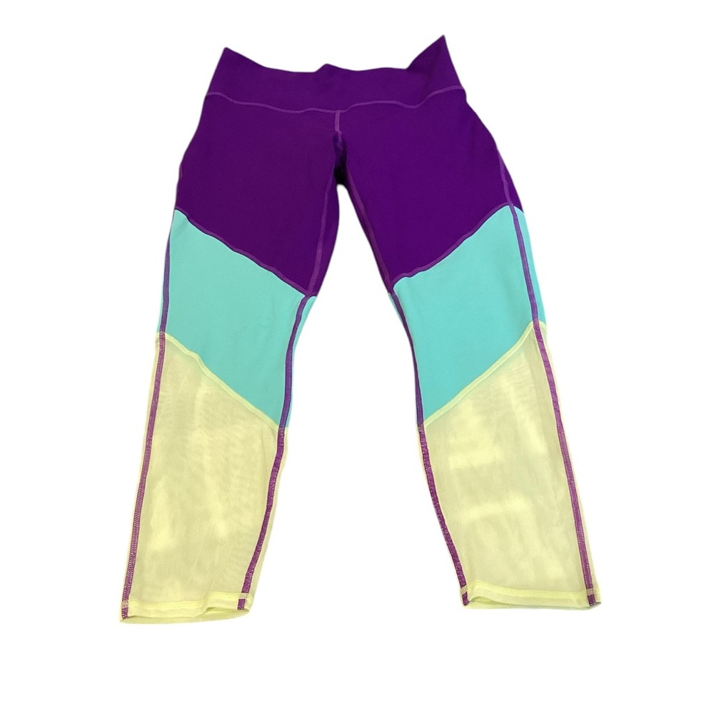 Fabletics Zone High Waisted 7/8 Leggings Berry Bliss Bermuda Sea Purple Med